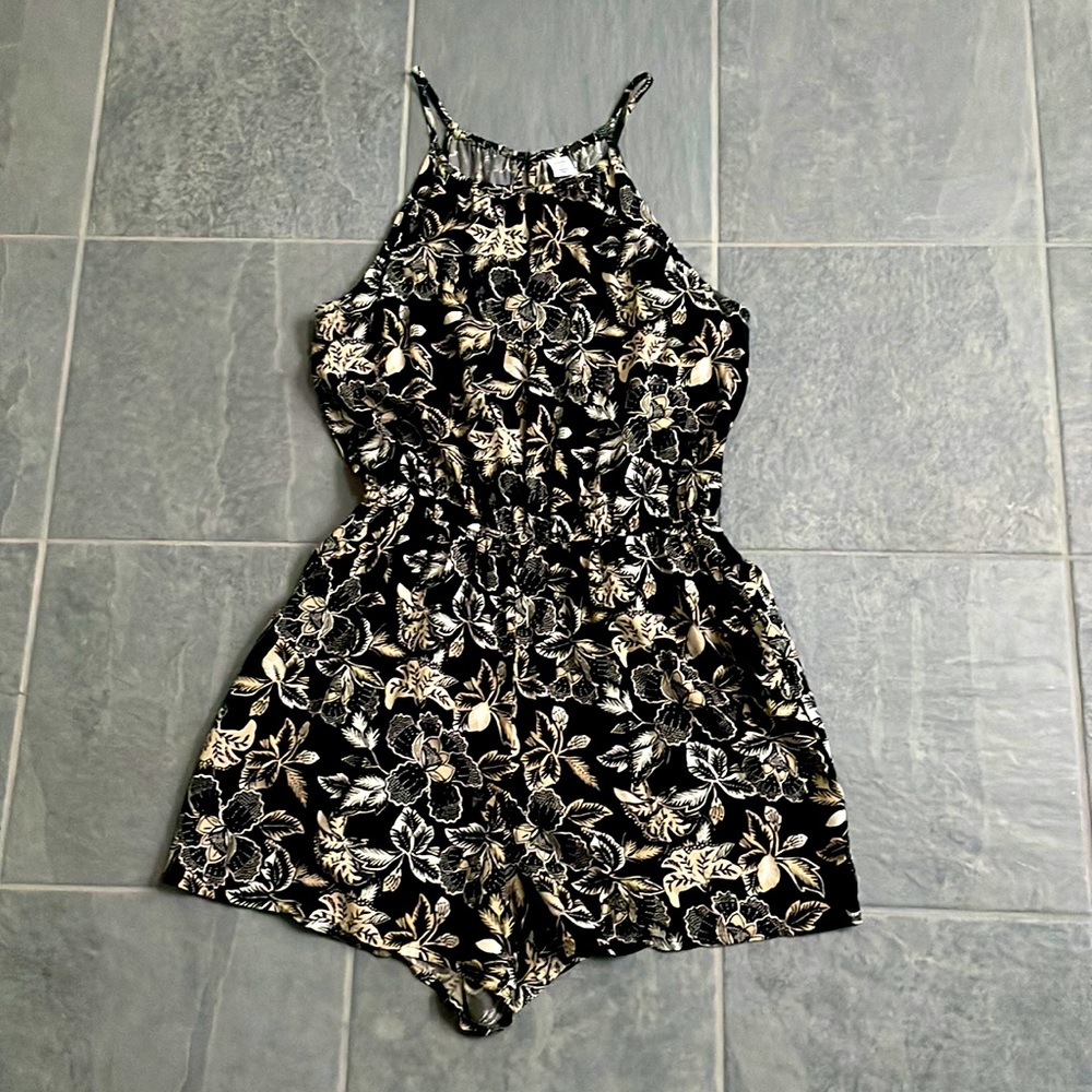 Worn once, Old navy flower halter style romper